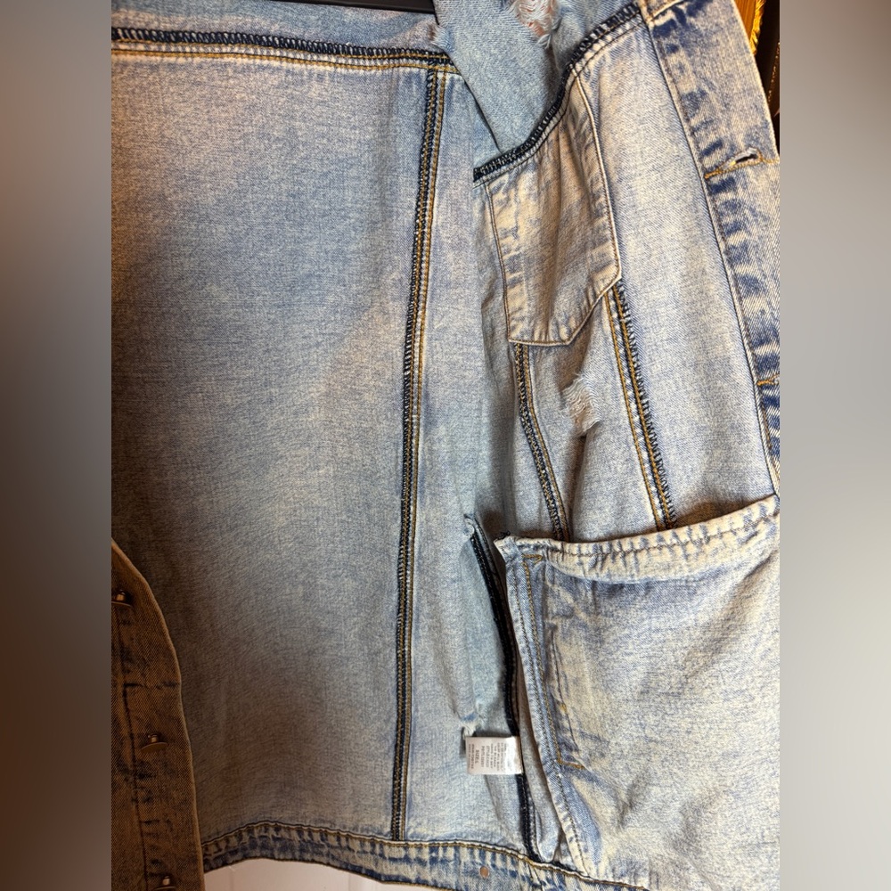 Umgee Distressed Denim Blue Jean Jacket Size: L - Picture 13 of 14